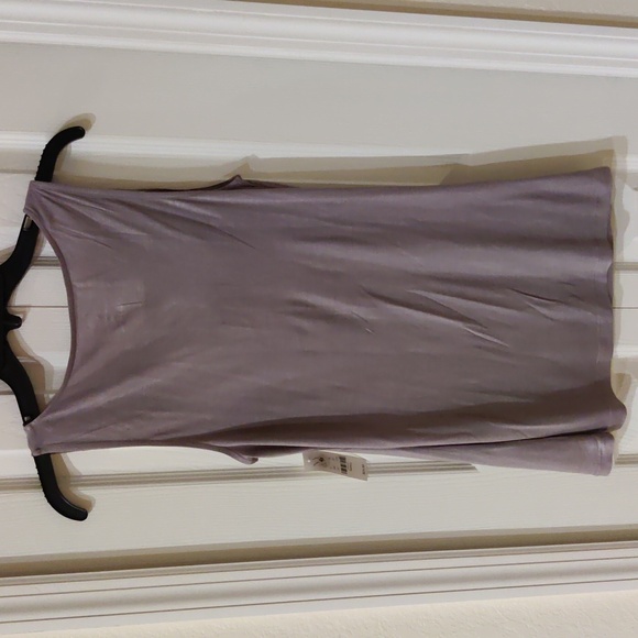 New York & Company Women's Gray Sleeveless Blouse Top NWT Size Small - Picture 2 of 4